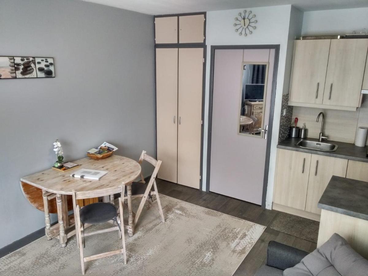Studio Au Coeur Des Volcans D Auvergne - Мурол Екстериор снимка